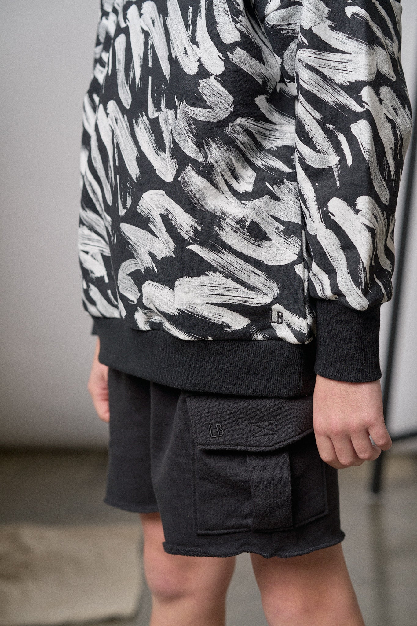 Raw Edge Cargo Short - Black