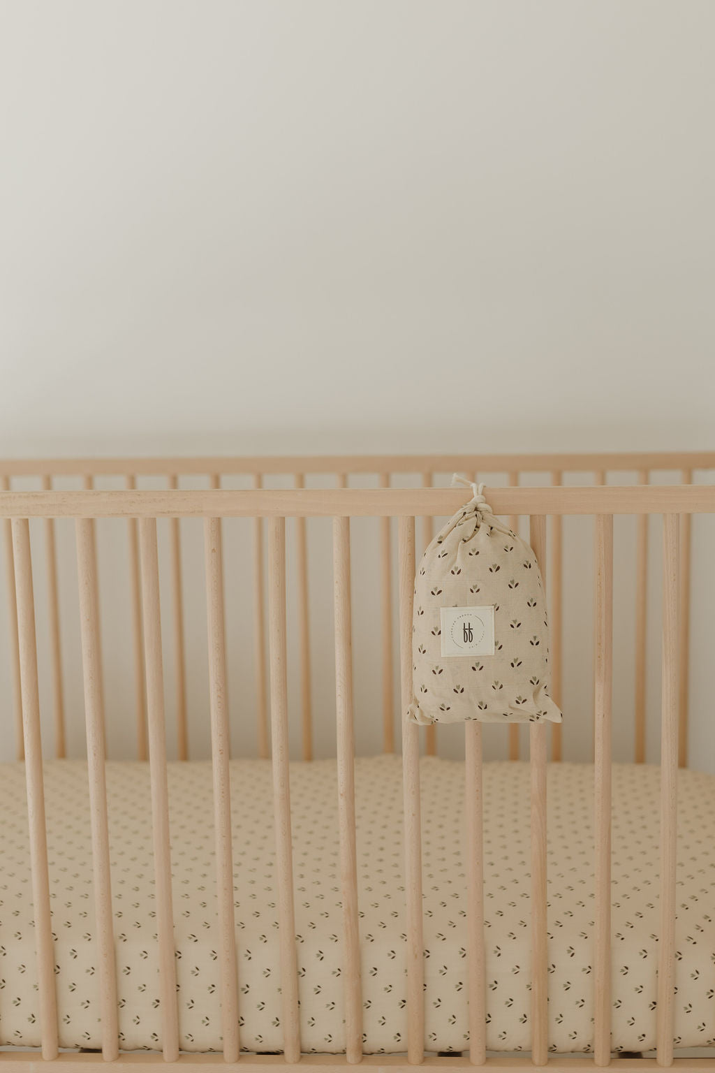 Muslin Crib Sheet | Flora