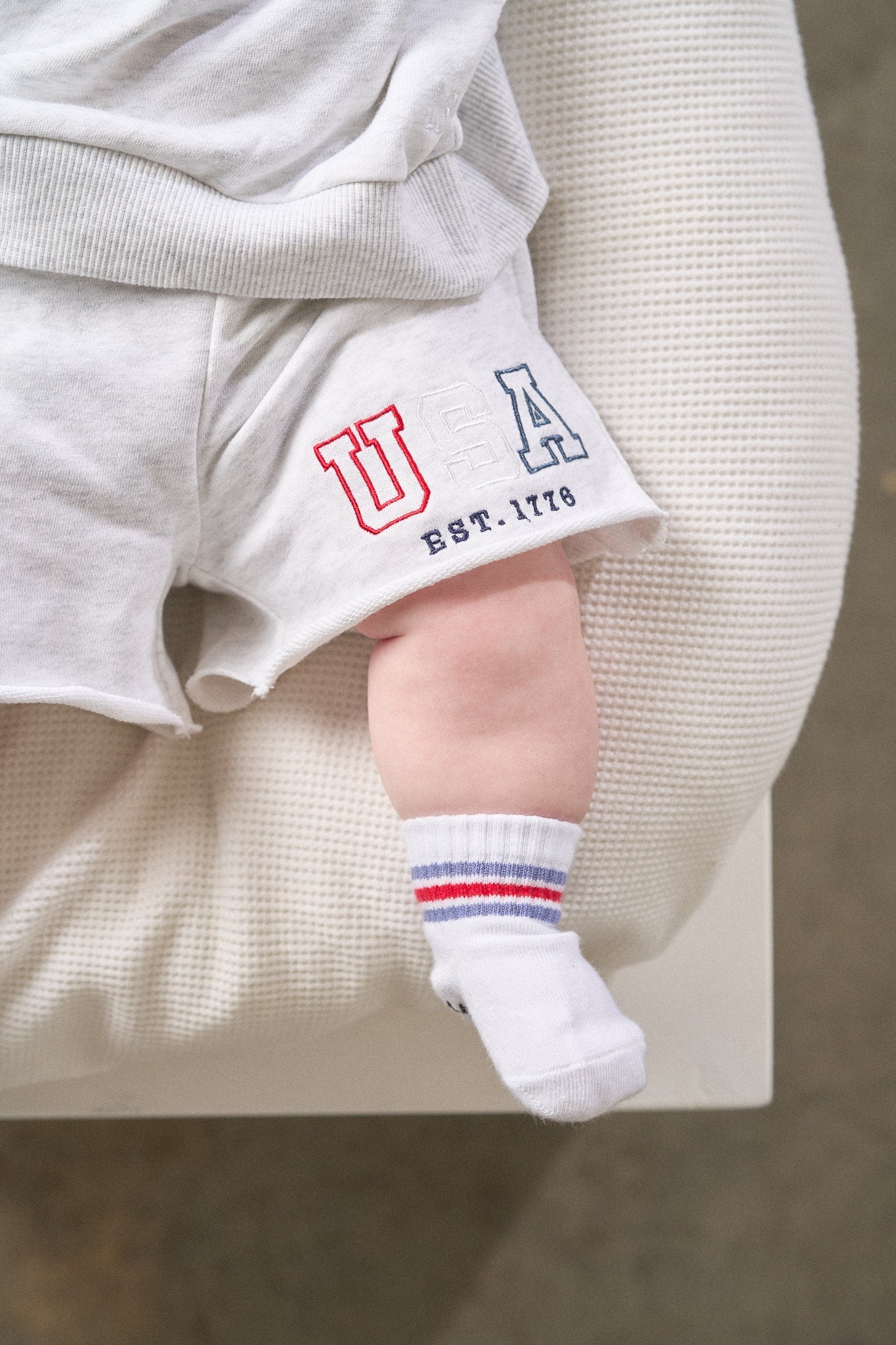 USA Raw Edge Sweatshort - Heather Grey