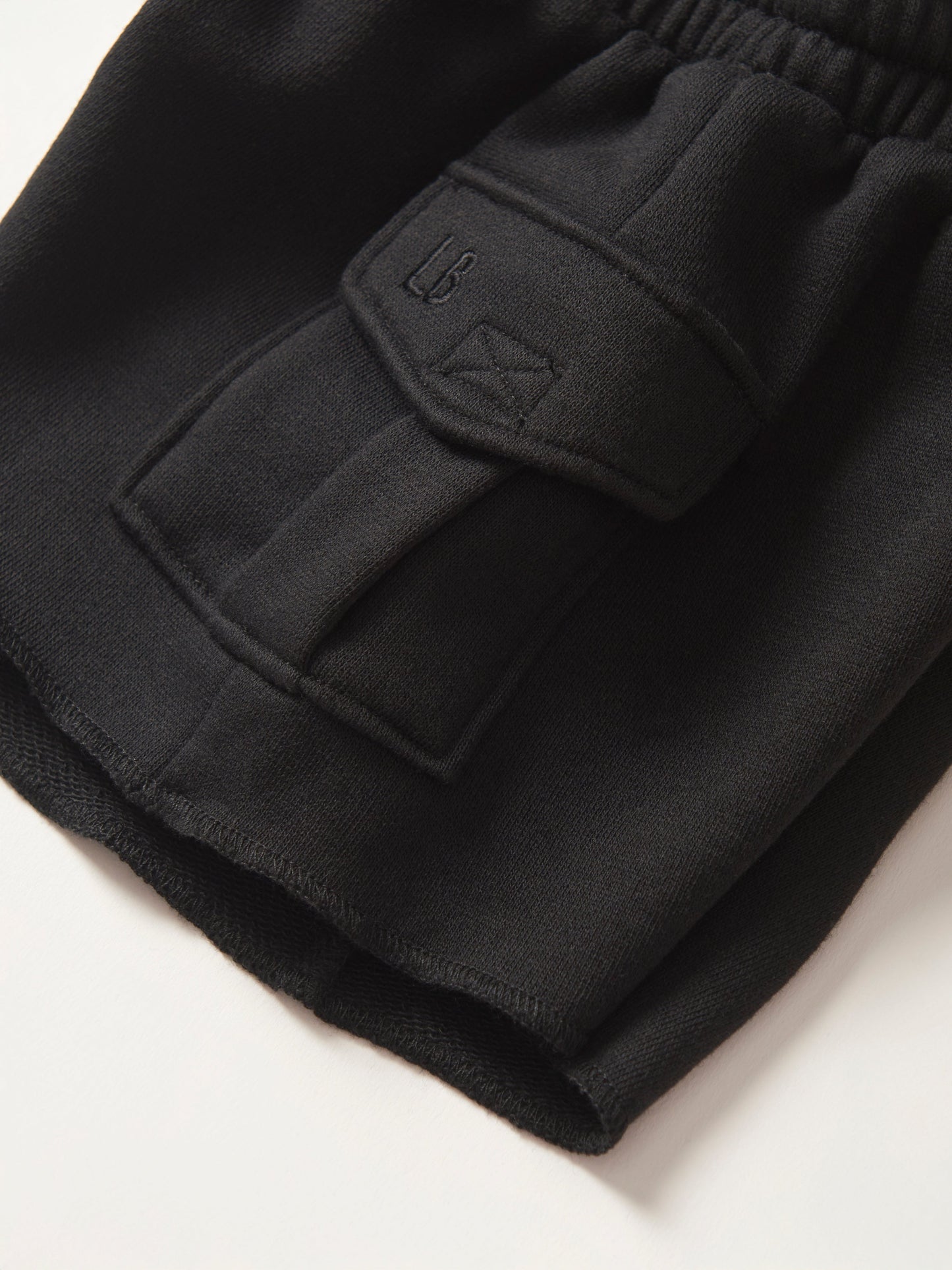 Raw Edge Cargo Short - Black