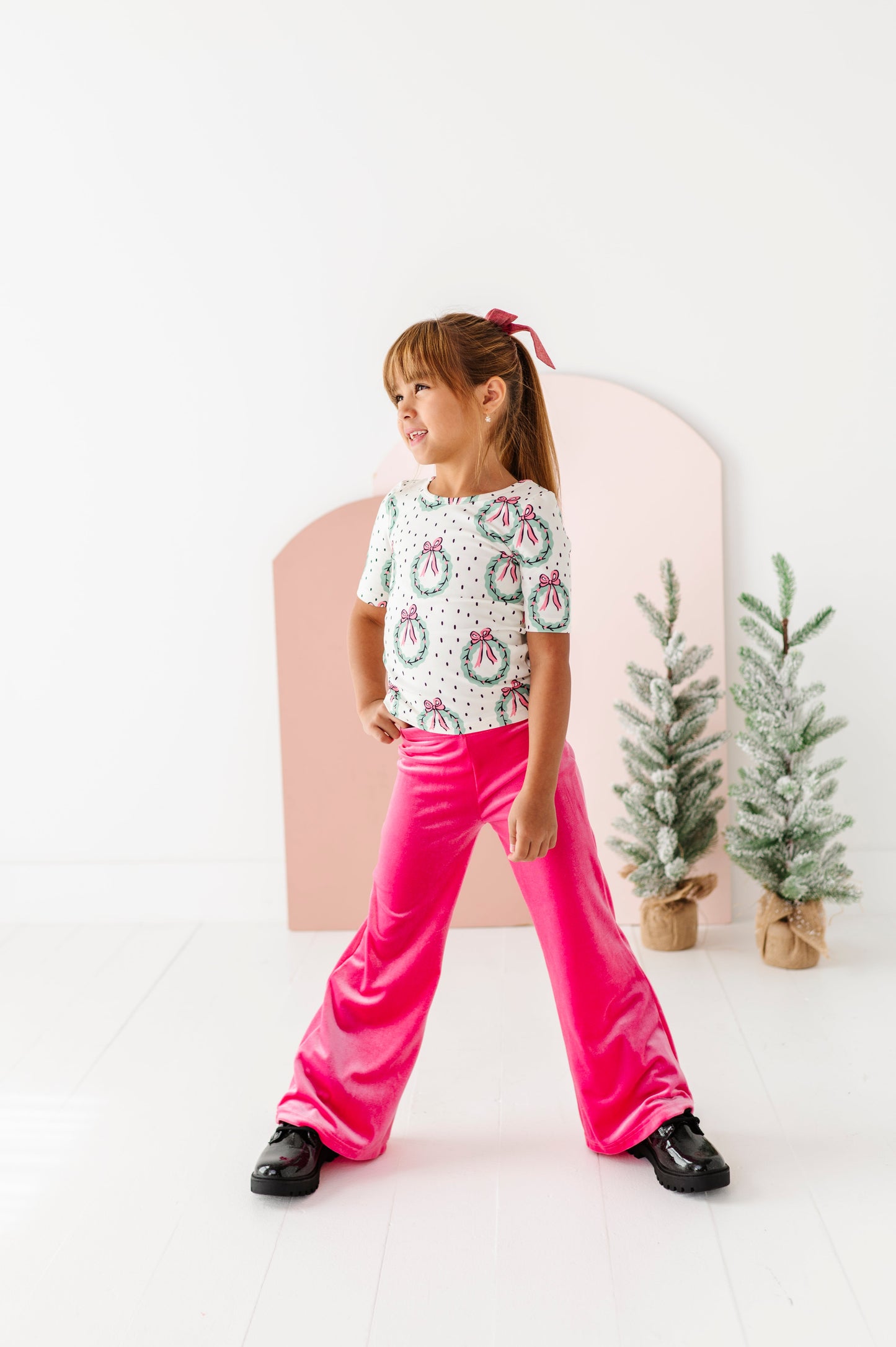 Girly Wreath | Scoop Back TEE