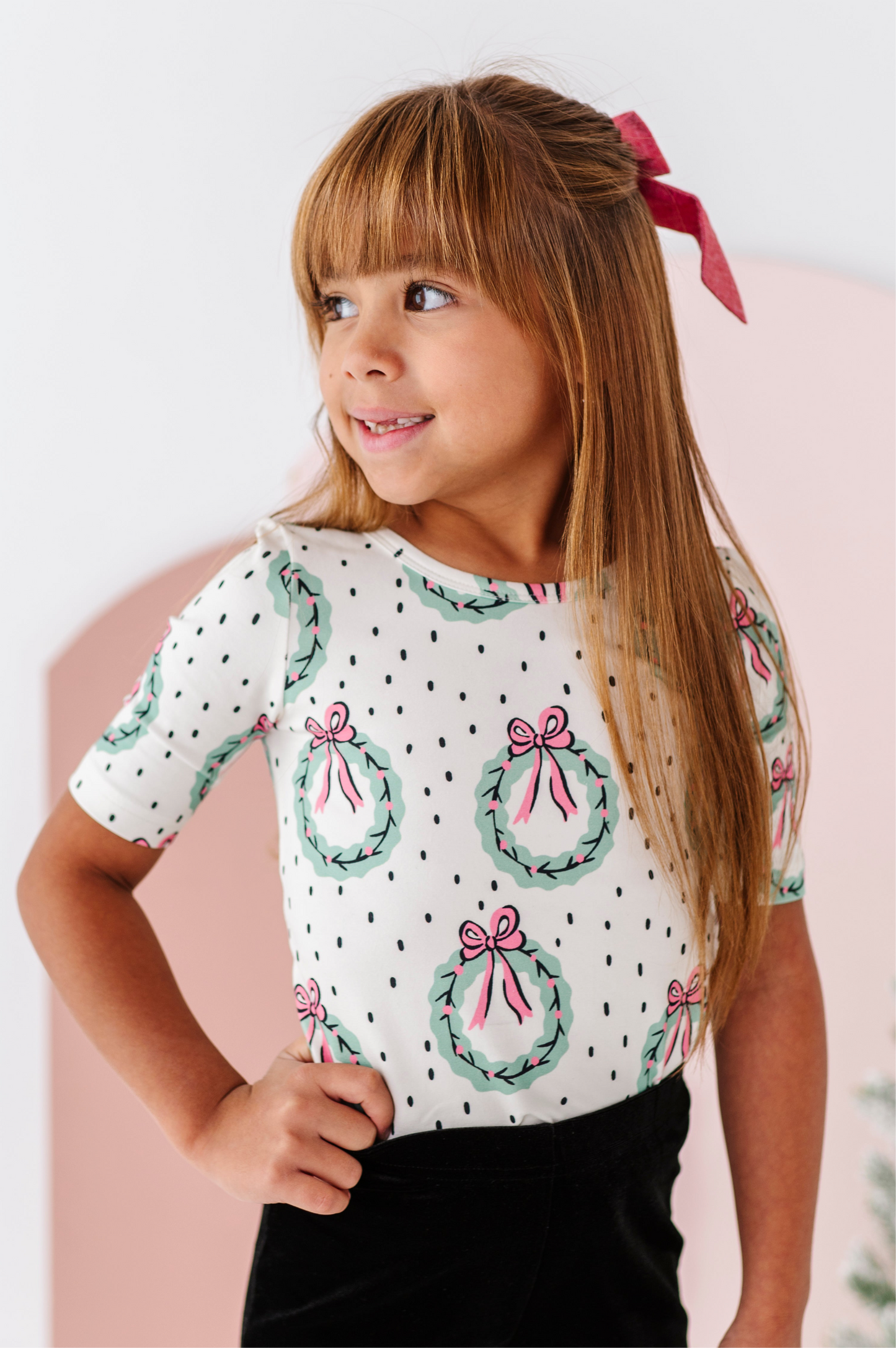 Girly Wreath | Scoop Back TEE