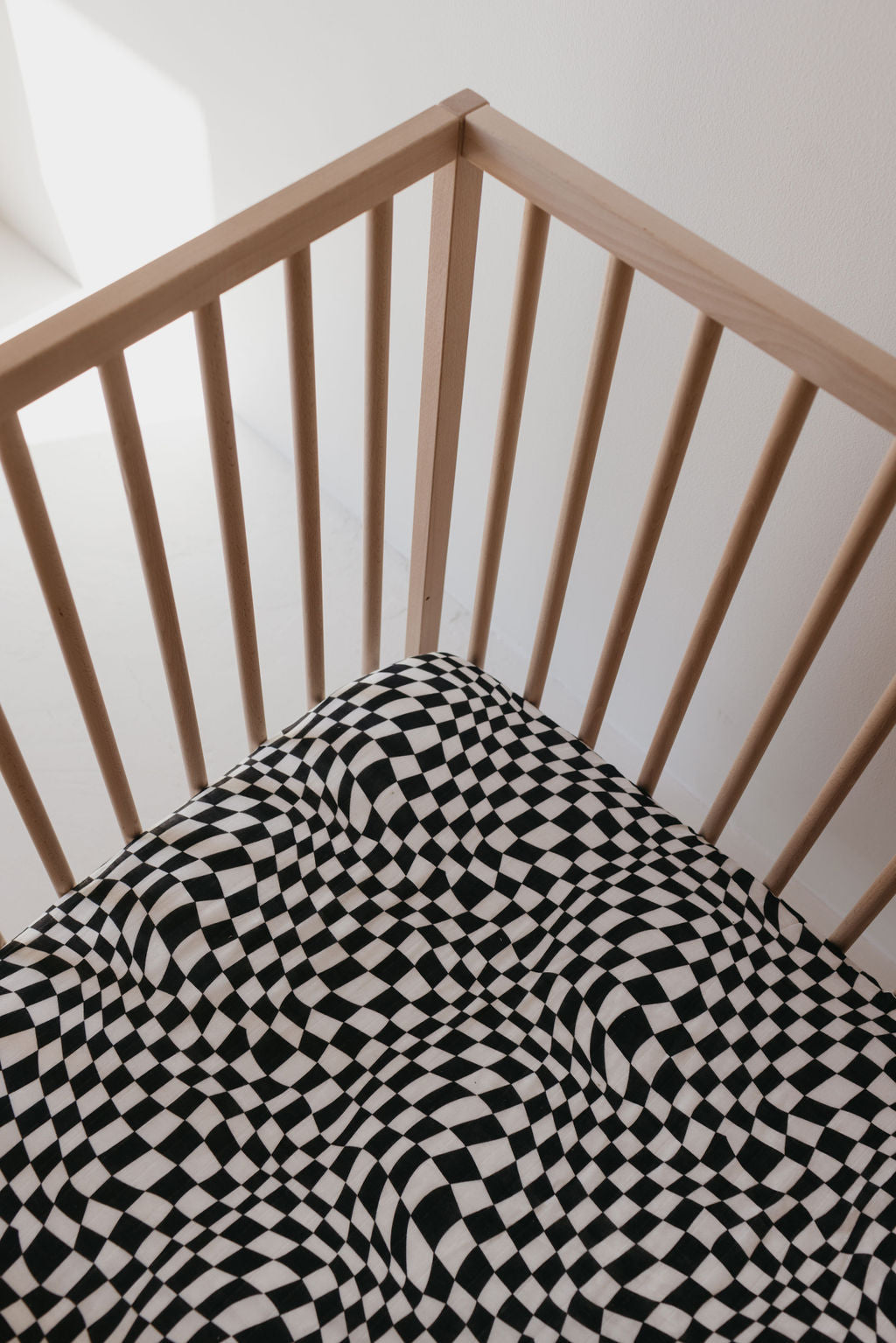 Muslin Crib Sheet | Black & White Wavy Checkerboard