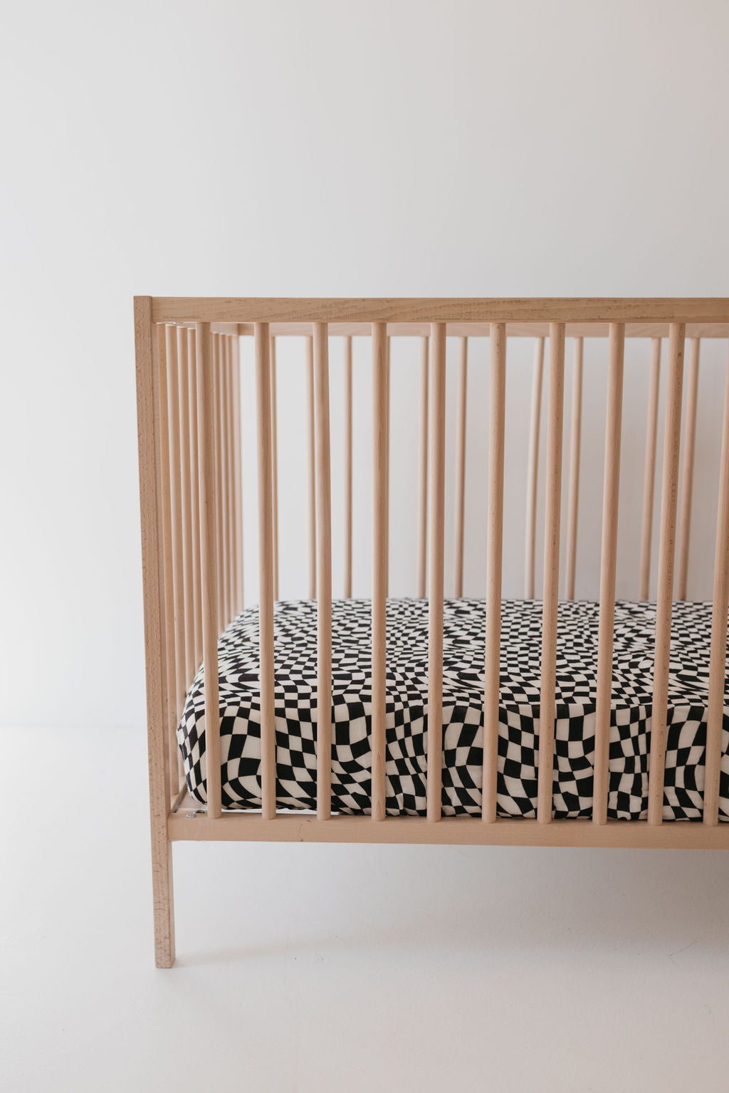 Muslin Crib Sheet | Black & White Wavy Checkerboard