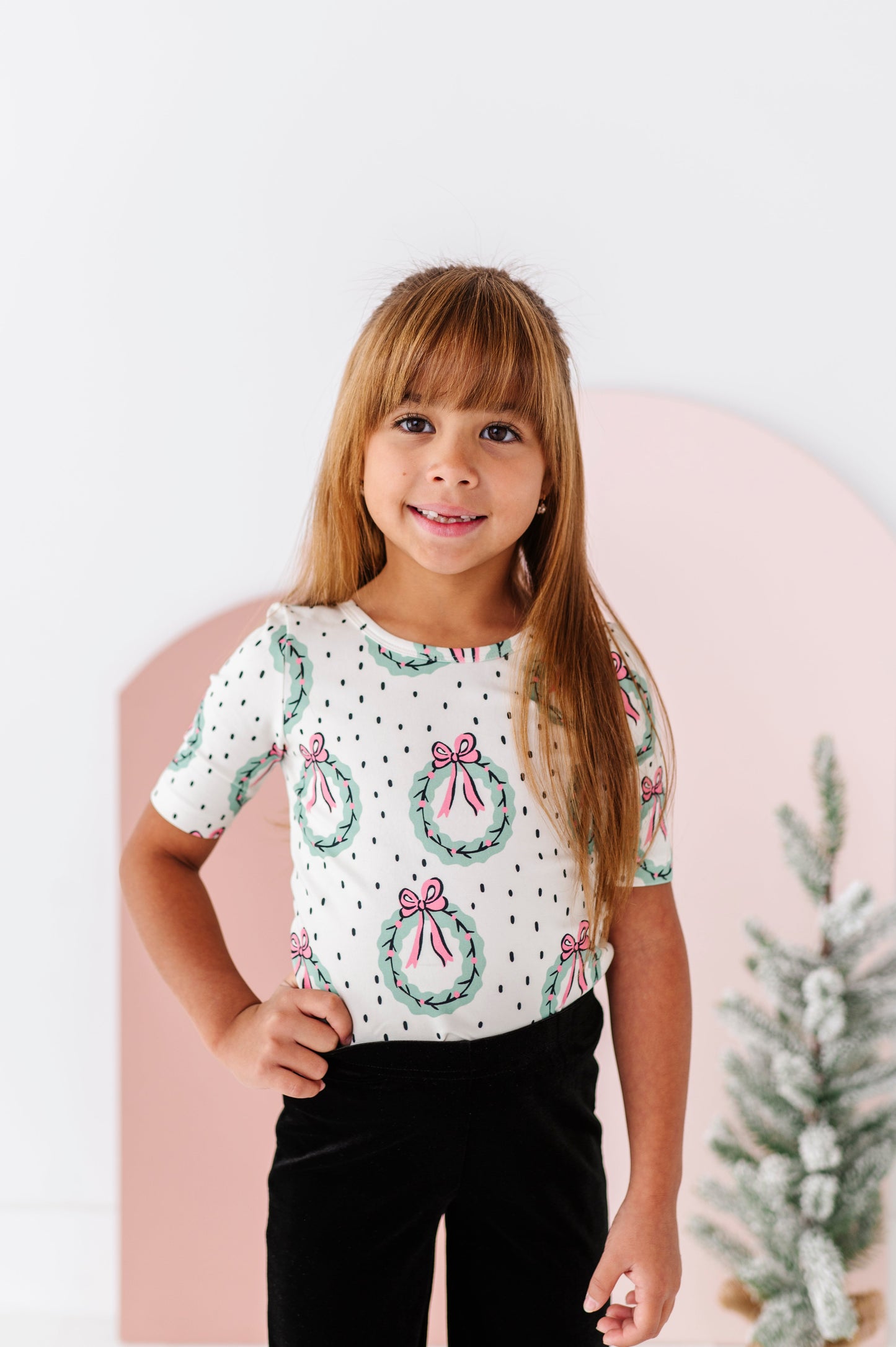 Girly Wreath | Scoop Back TEE