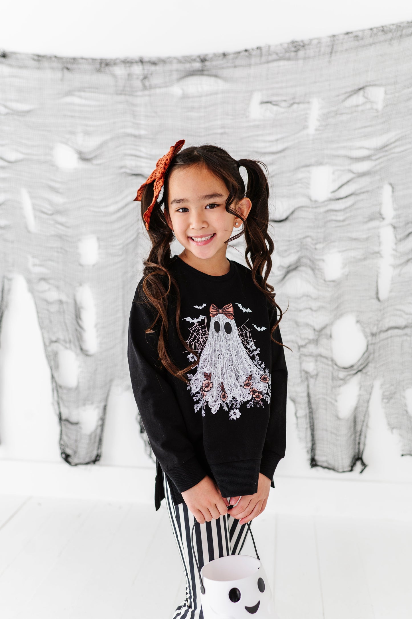 Lacey the Ghost | SIDE-SPLIT SWEATSHIRT