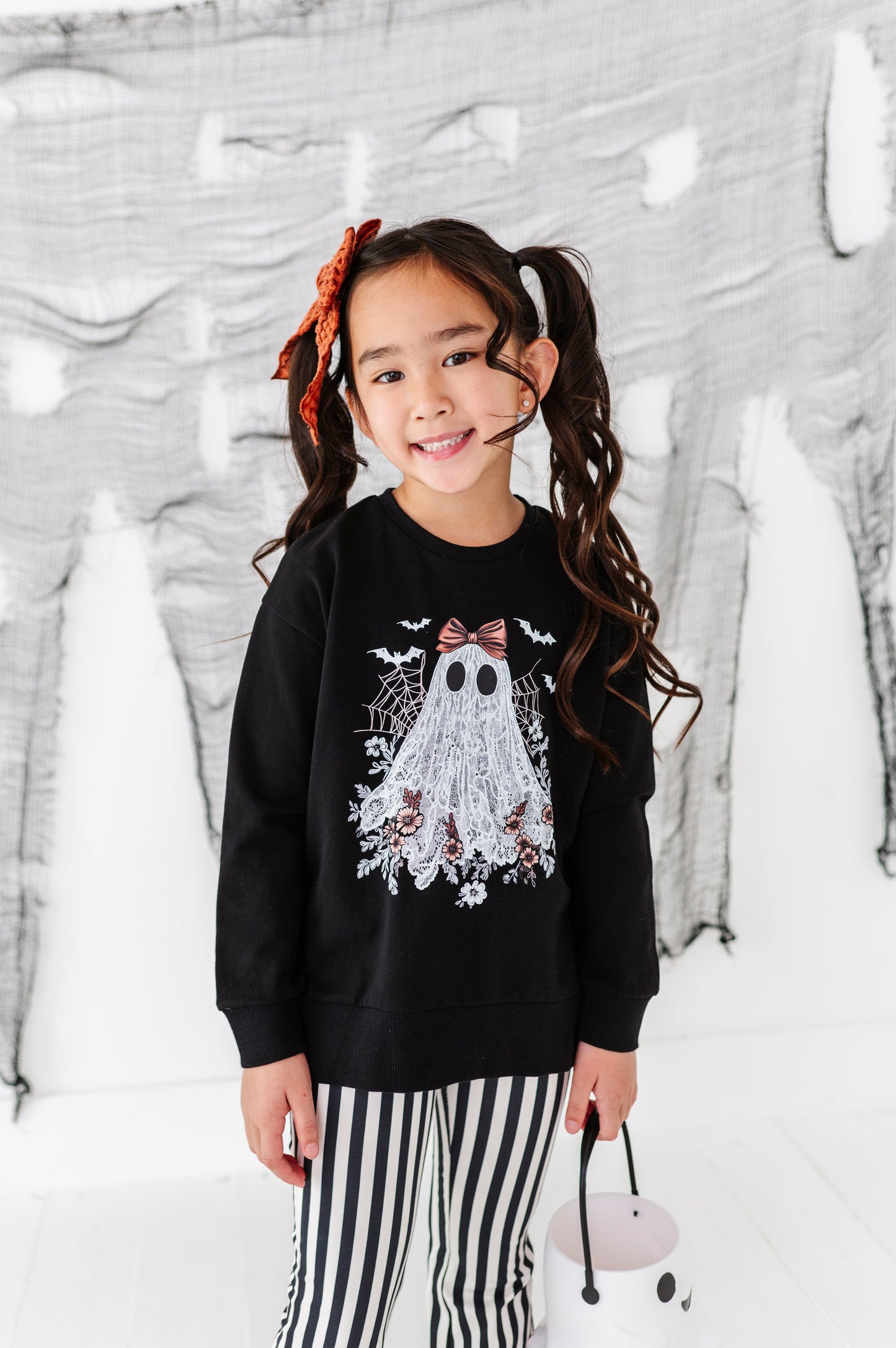 Lacey the Ghost | SIDE-SPLIT SWEATSHIRT