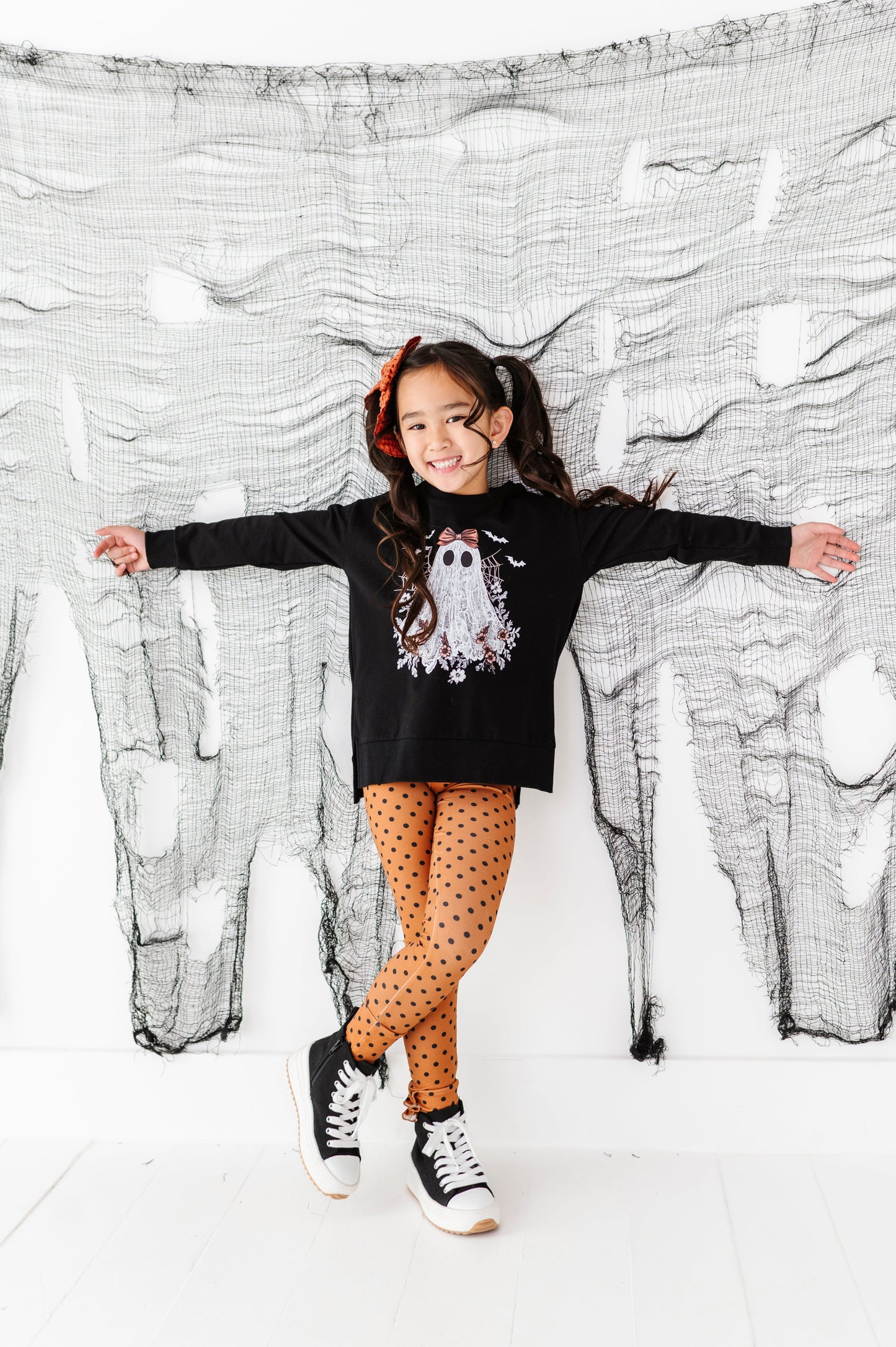 Lacey the Ghost | SIDE-SPLIT SWEATSHIRT