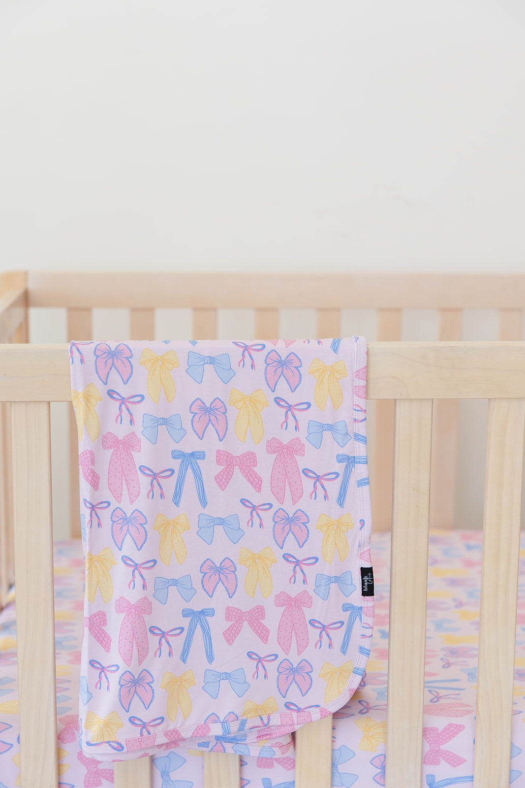 Madelyn - Lightweight Blanket