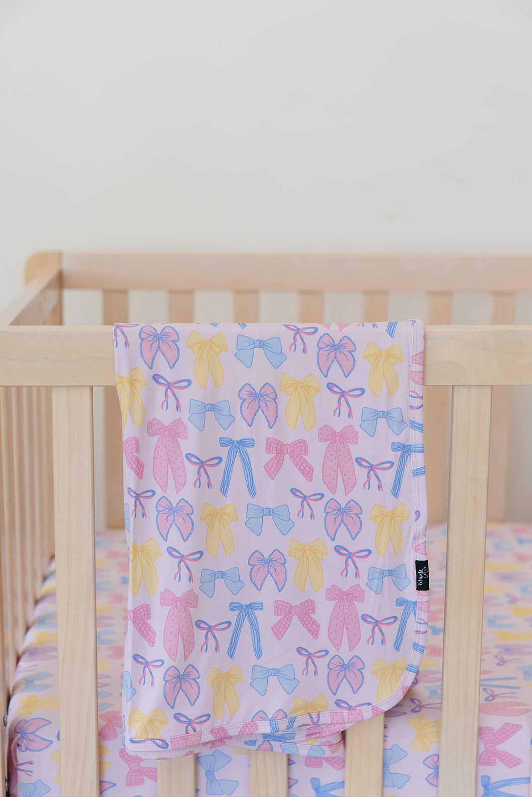 Madelyn - Lightweight Blanket