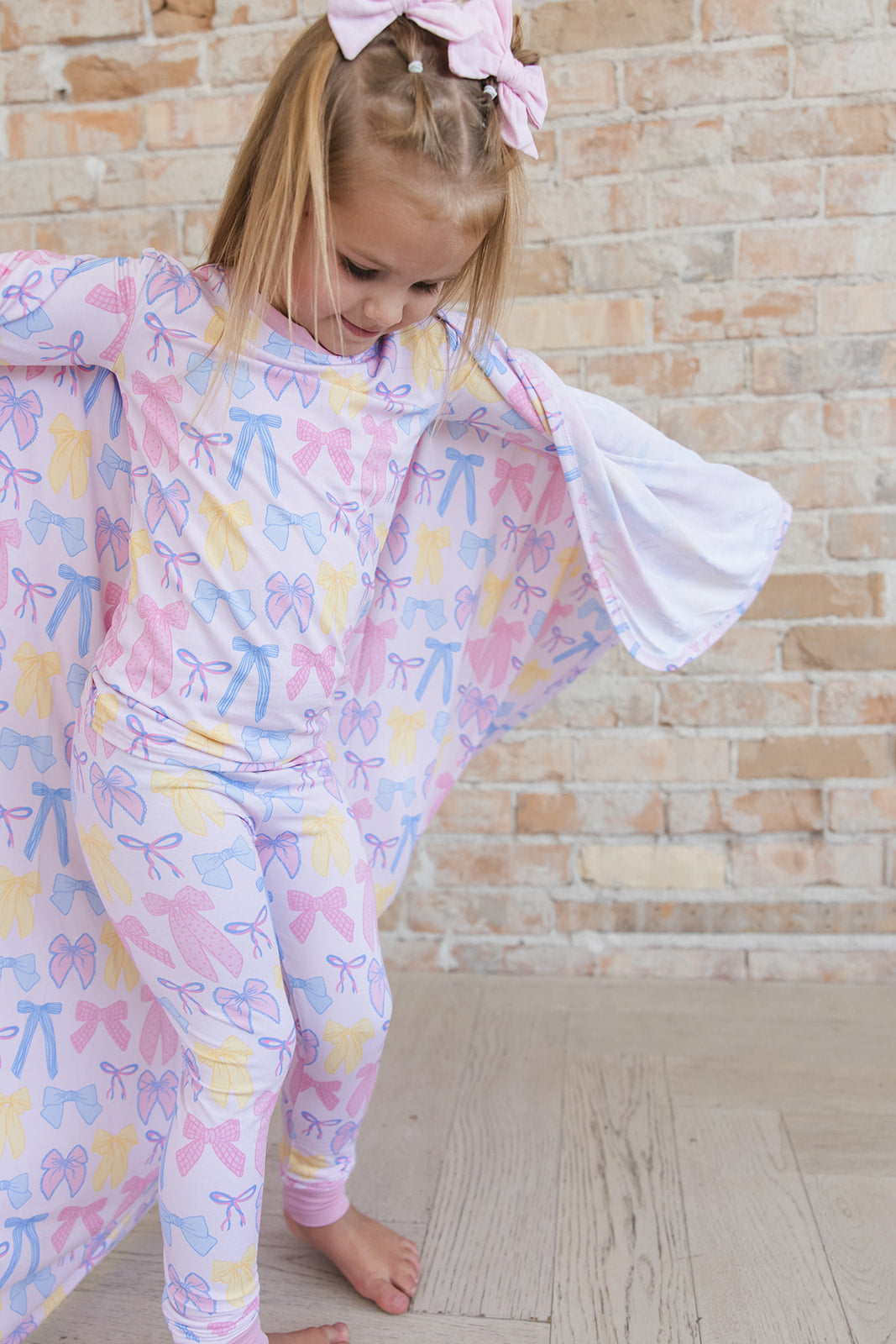 Madelyn - Lightweight Blanket