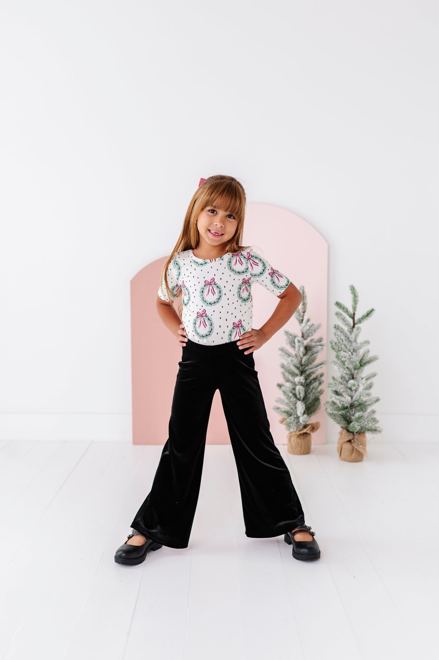 Girly Wreath | Scoop Back TEE