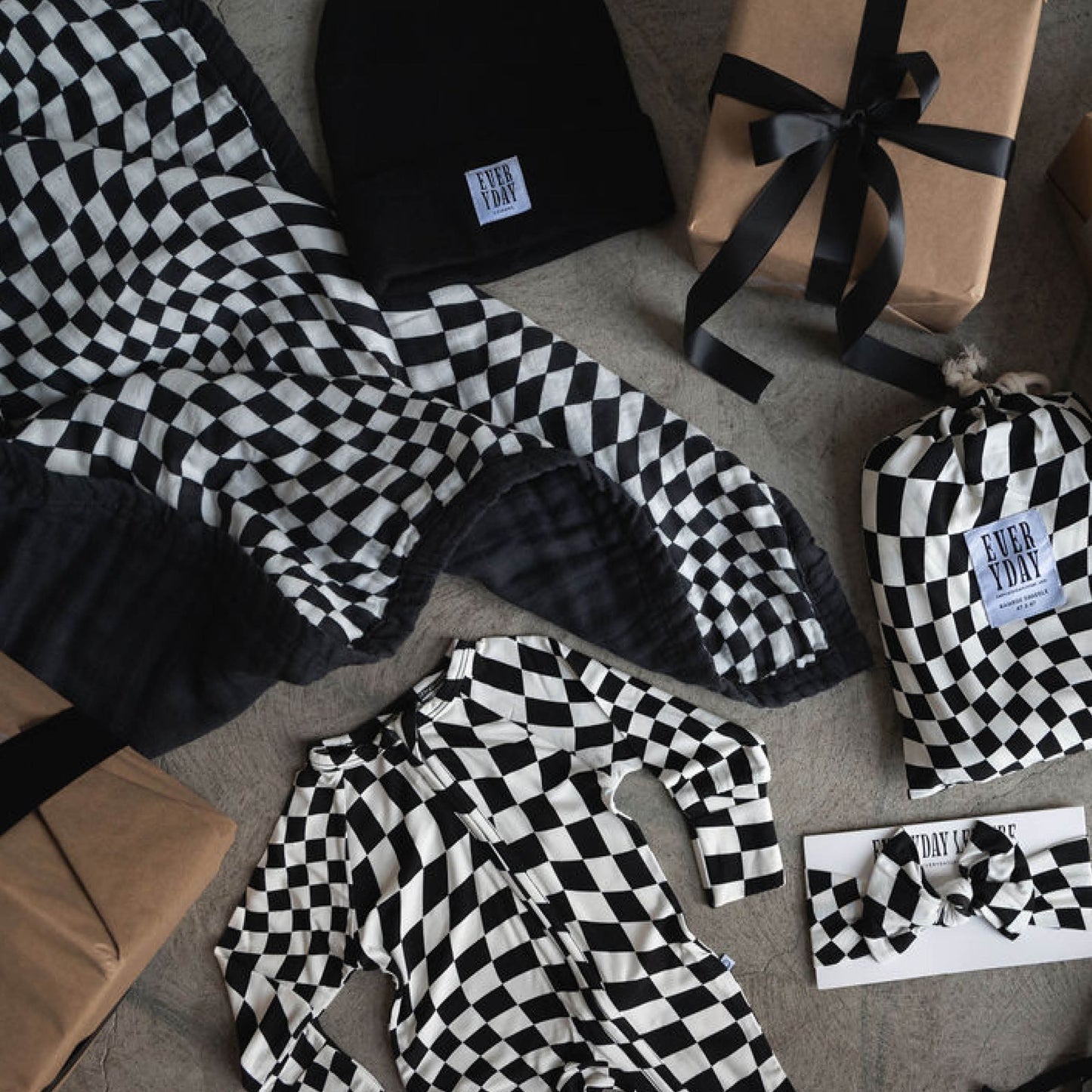 B&W | Reversible Muslin Quilt