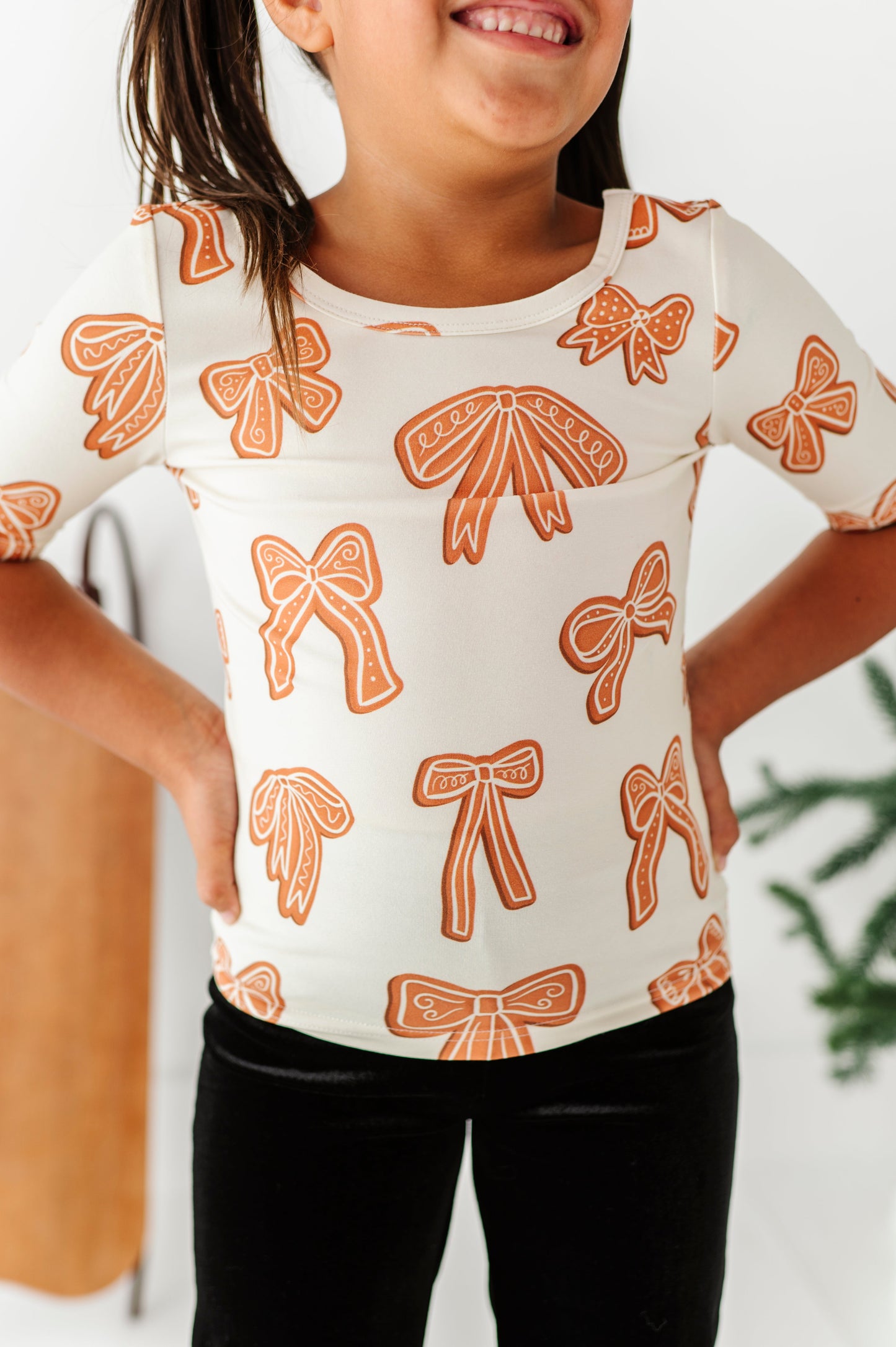 Gingerbread Bow | Scoop Back TEE
