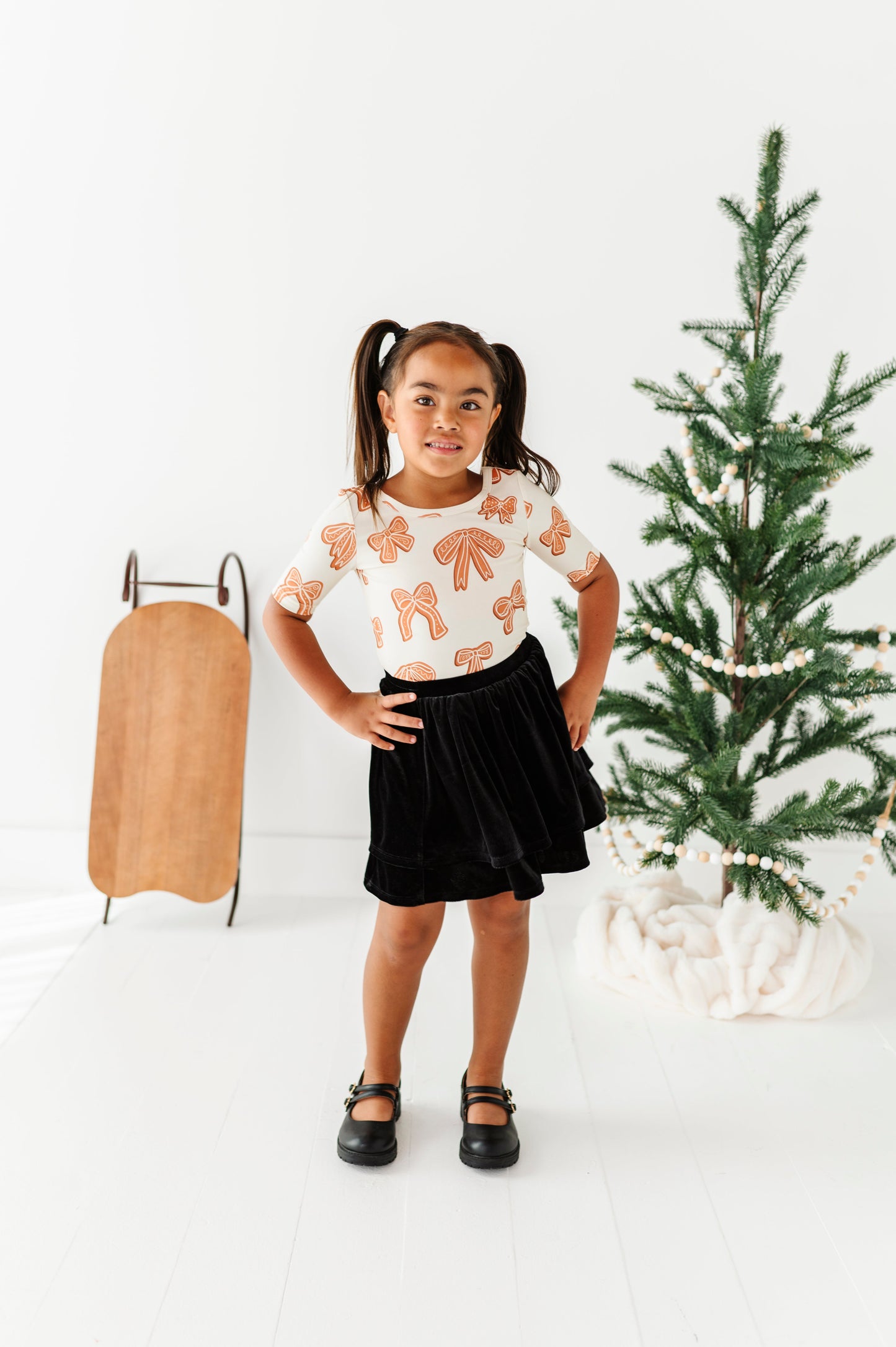 Gingerbread Bow | Scoop Back TEE