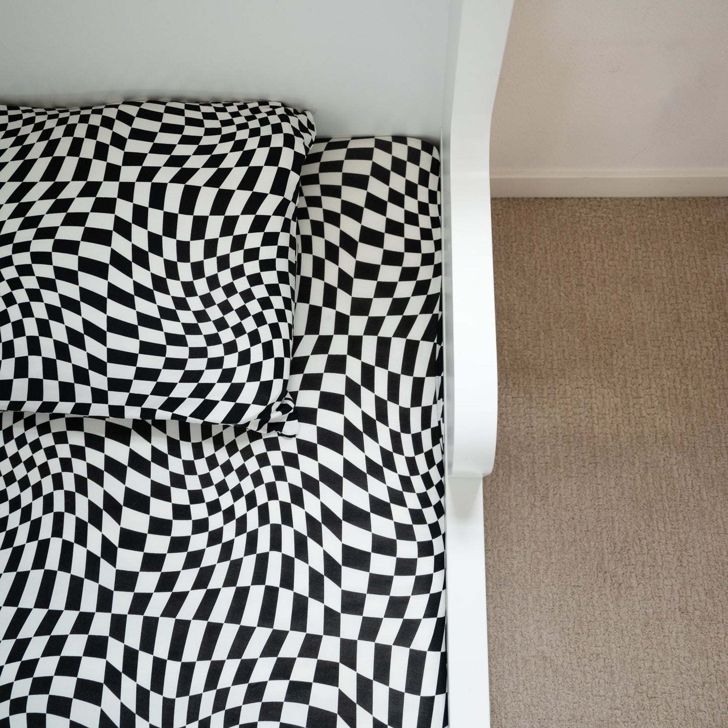 B&W Wavy Checker | Twin Sheet & Pillowcase Set