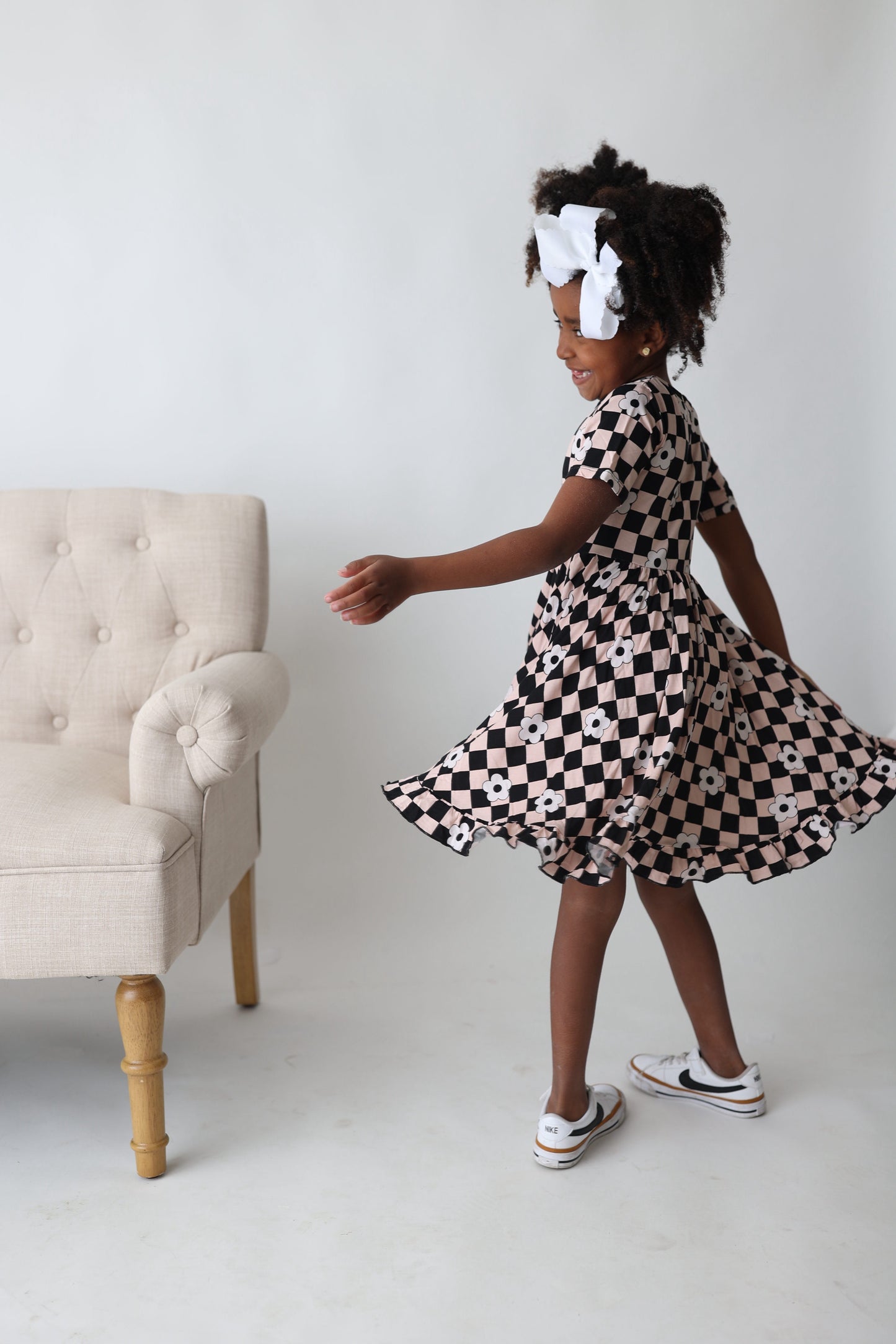 RETRO DAISY CHECKS DREAM SHORT SLEEVE RUFFLE DRESS