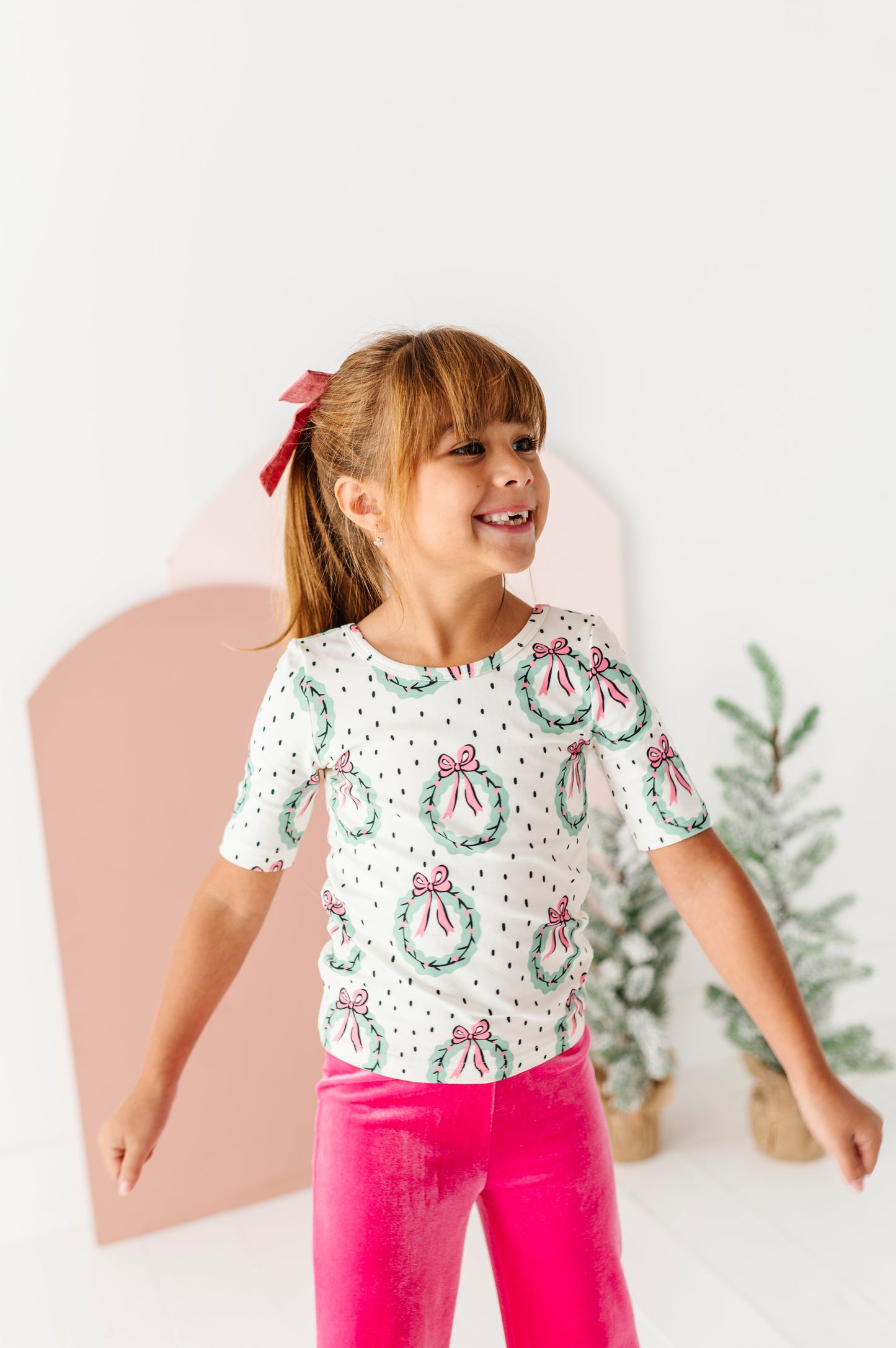 Girly Wreath | Scoop Back TEE