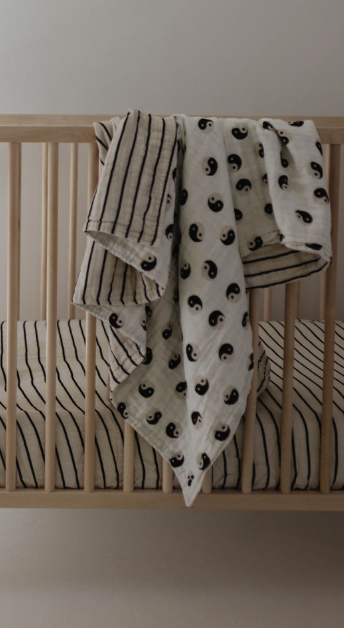 Muslin Quilt | Black & White Yin Yang / Stripe