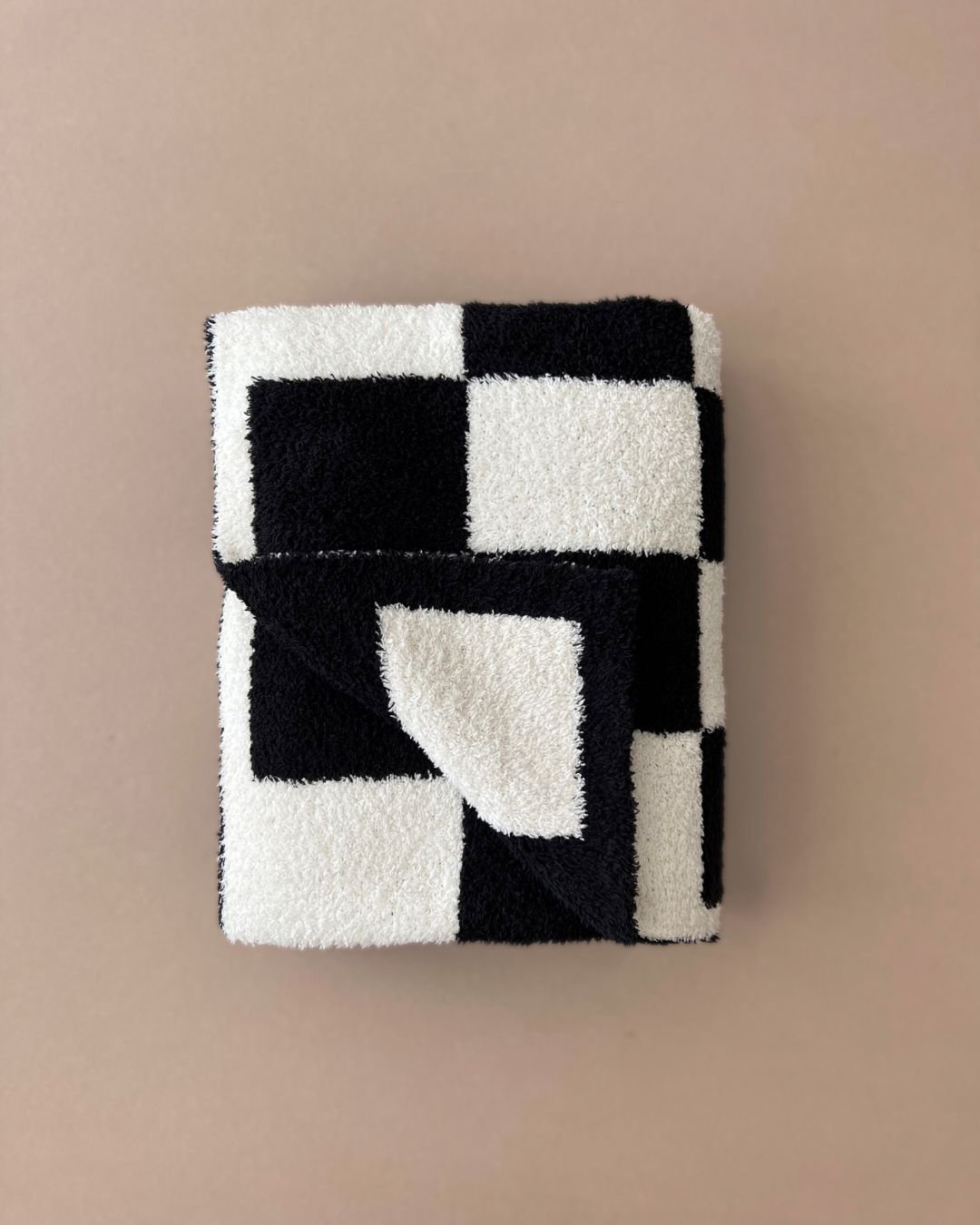 Checkered Plush Blanket | Black