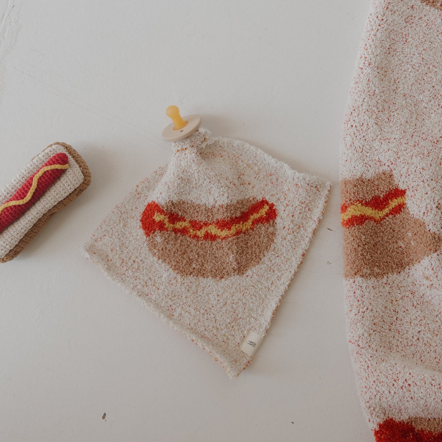 Lovey | Hot Dog