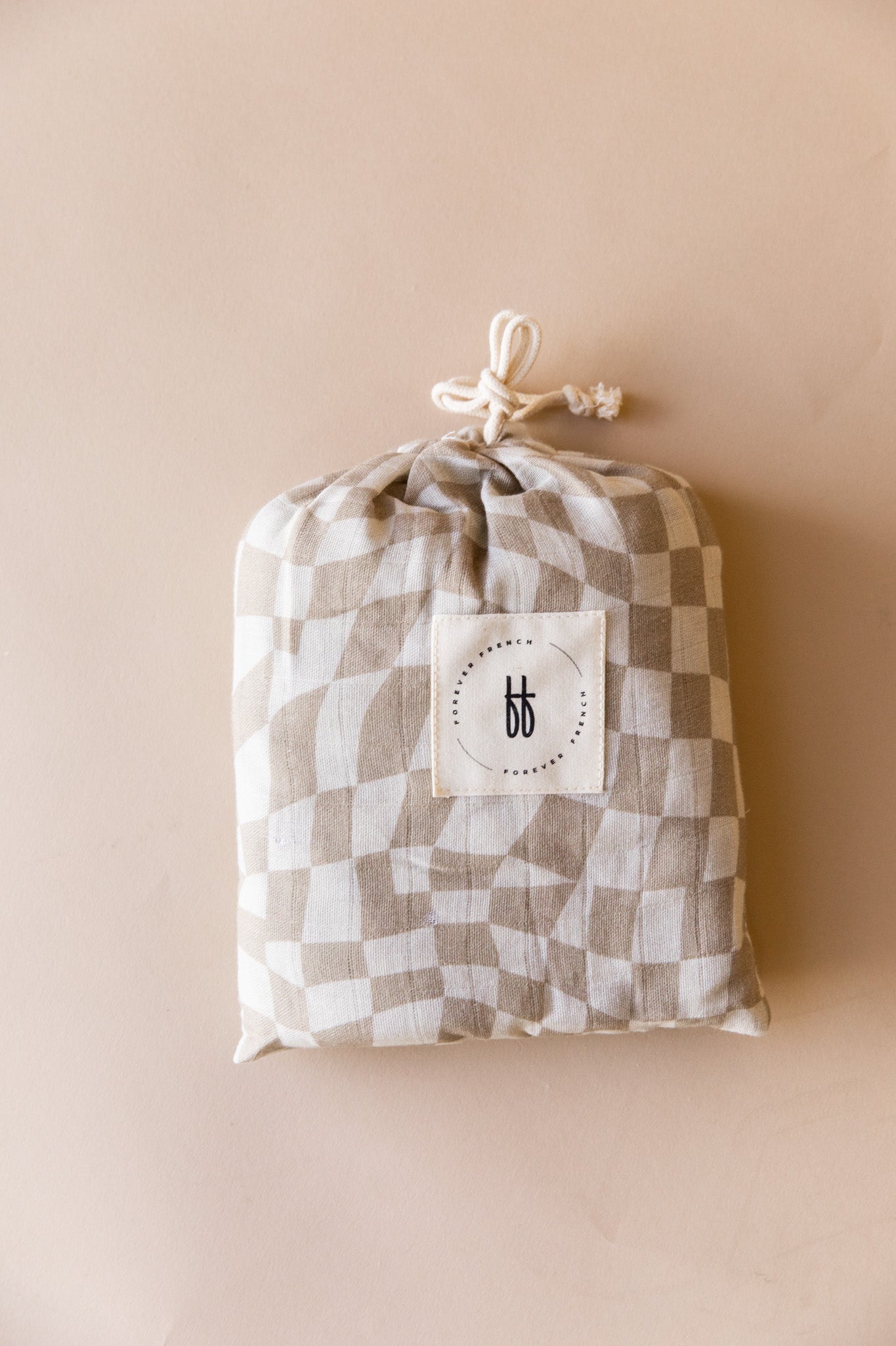 Muslin Crib Sheet | Wavy Checker