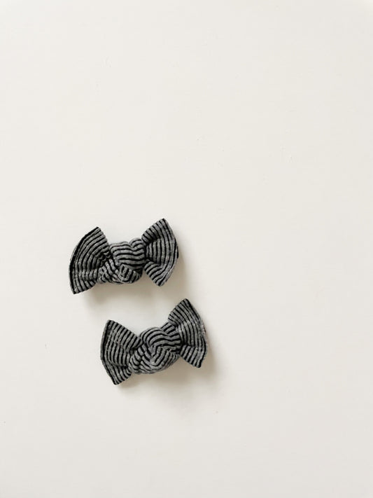 Black & Grey Ribbed Knot