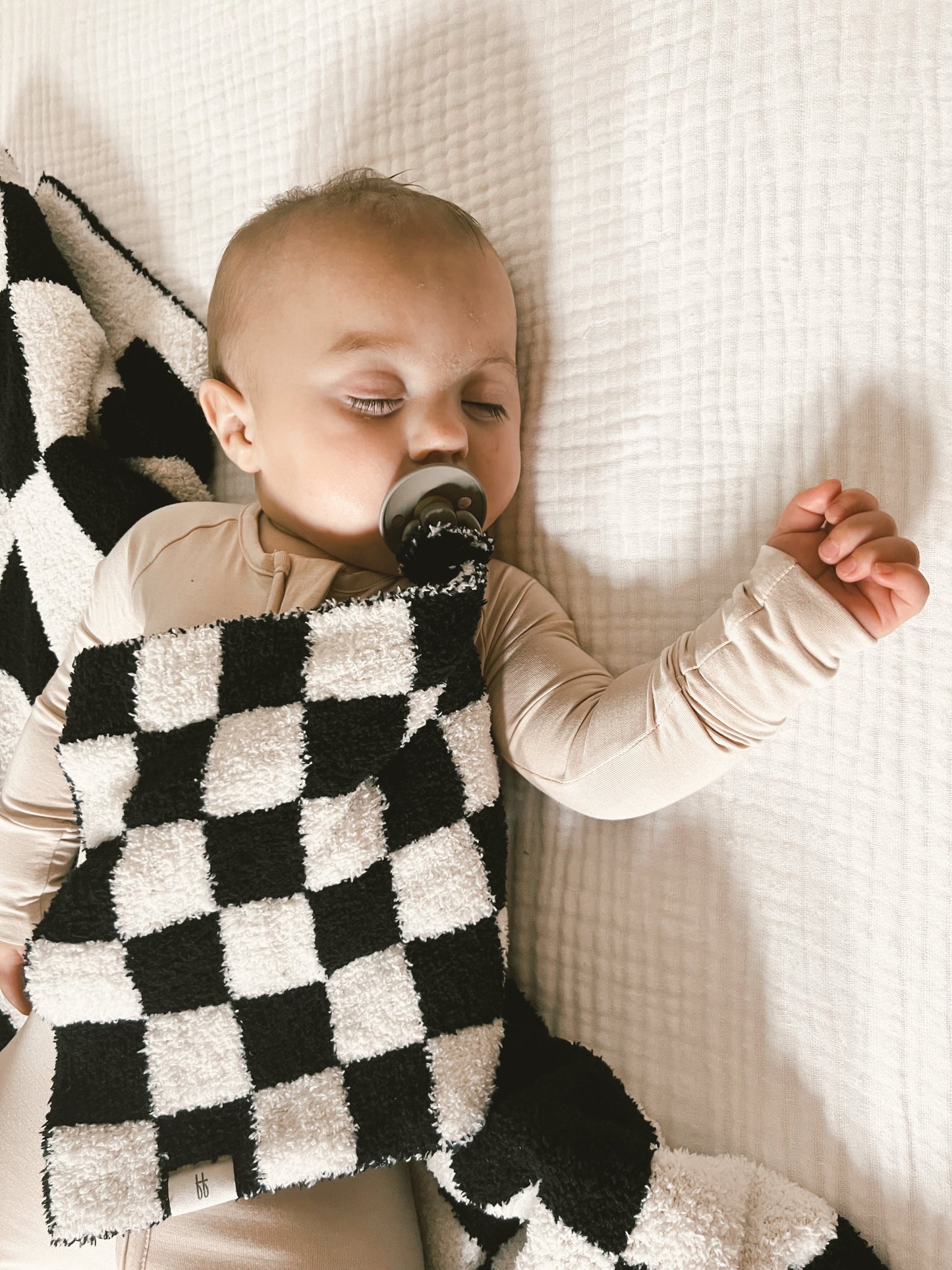 Lovey | Black & White Checkerboard