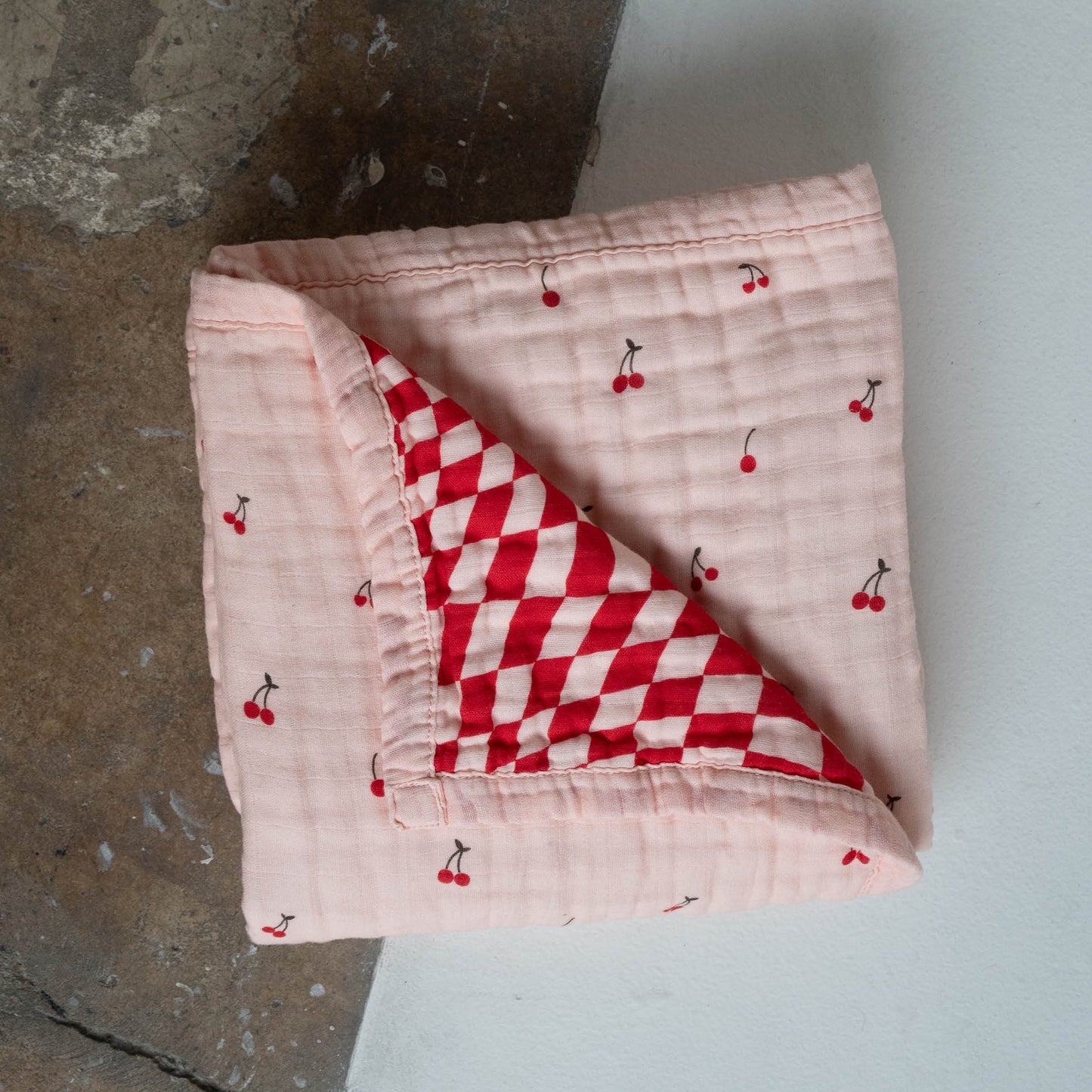 Cherry| Reversible Muslin Quilt