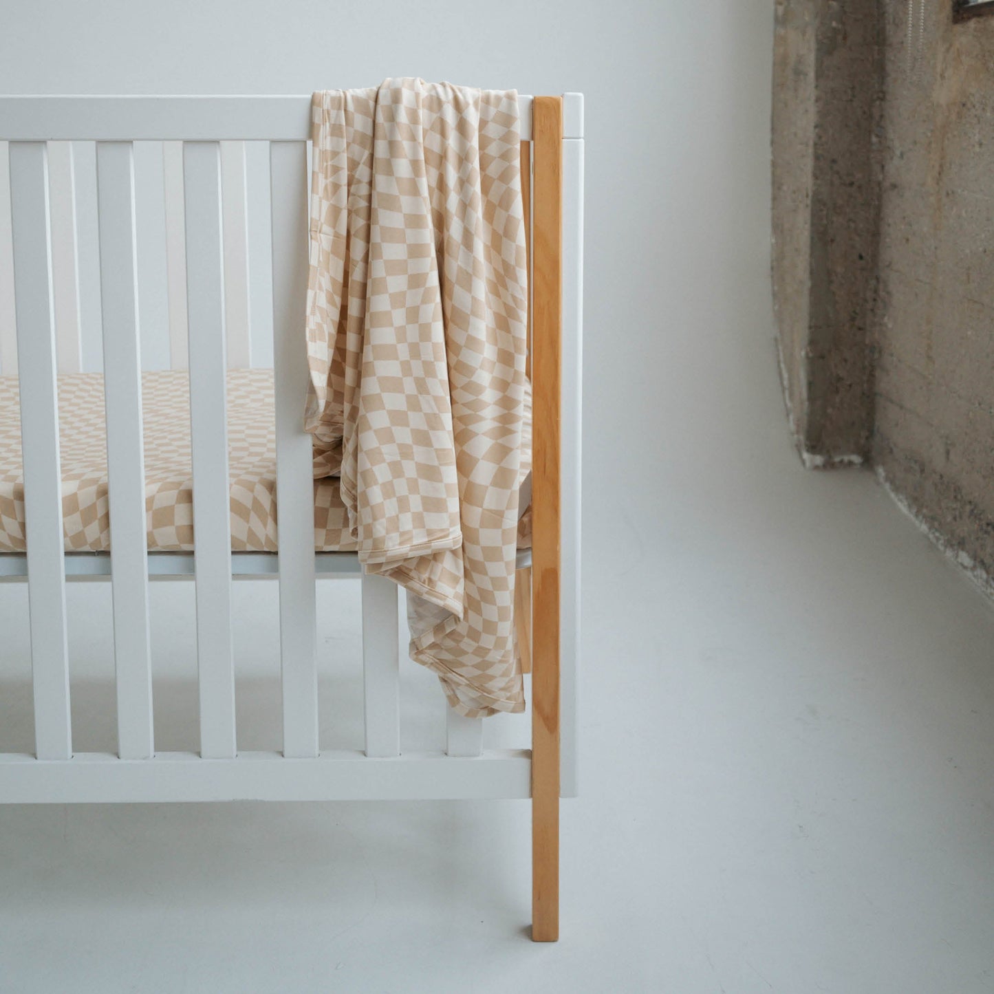 Wavy Checker | Bamboo Crib Sheet